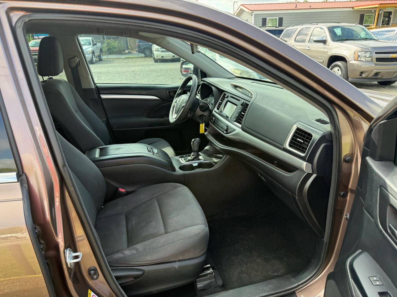 Toyota Highlander LE FWD I4 2017