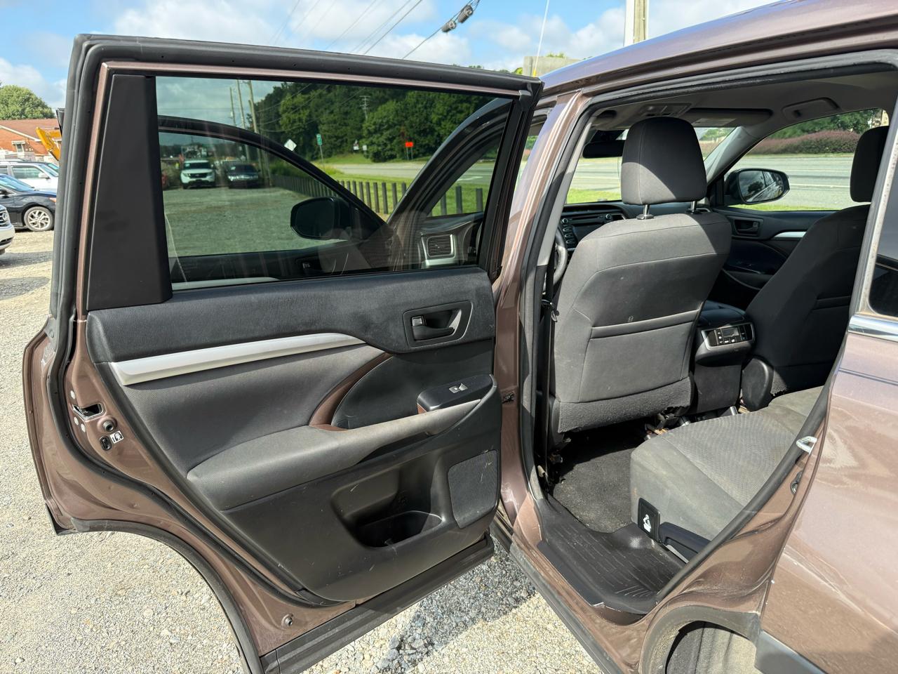 Toyota Highlander LE FWD I4 2017