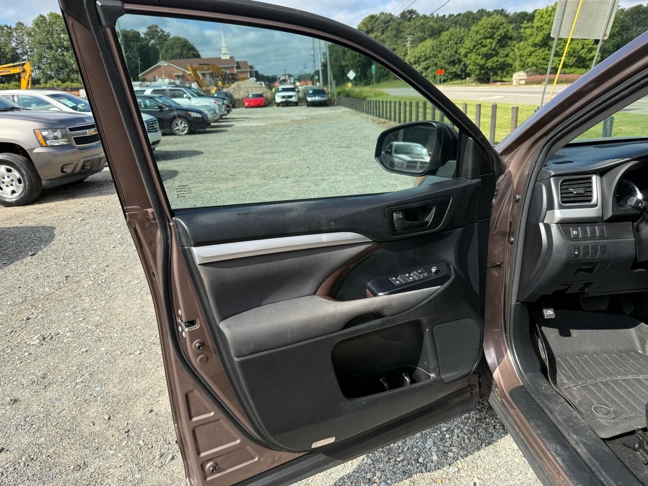 Toyota Highlander LE FWD I4 2017