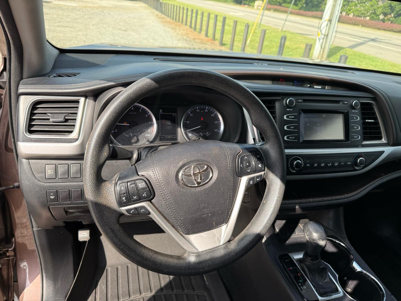 Toyota Highlander LE FWD I4 2017