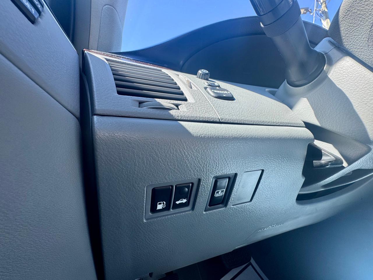 Toyota Avalon XL 2010