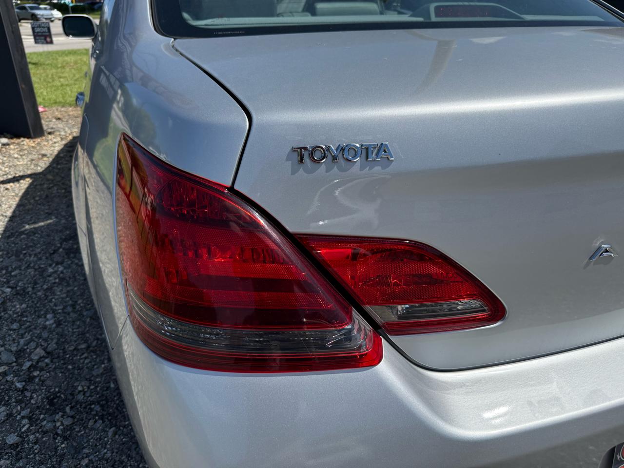 Toyota Avalon XL 2010