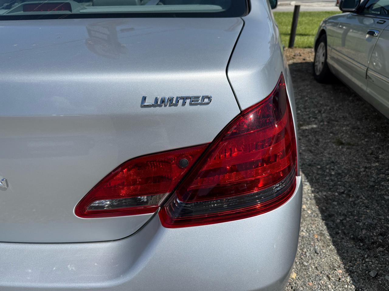 Toyota Avalon XL 2010