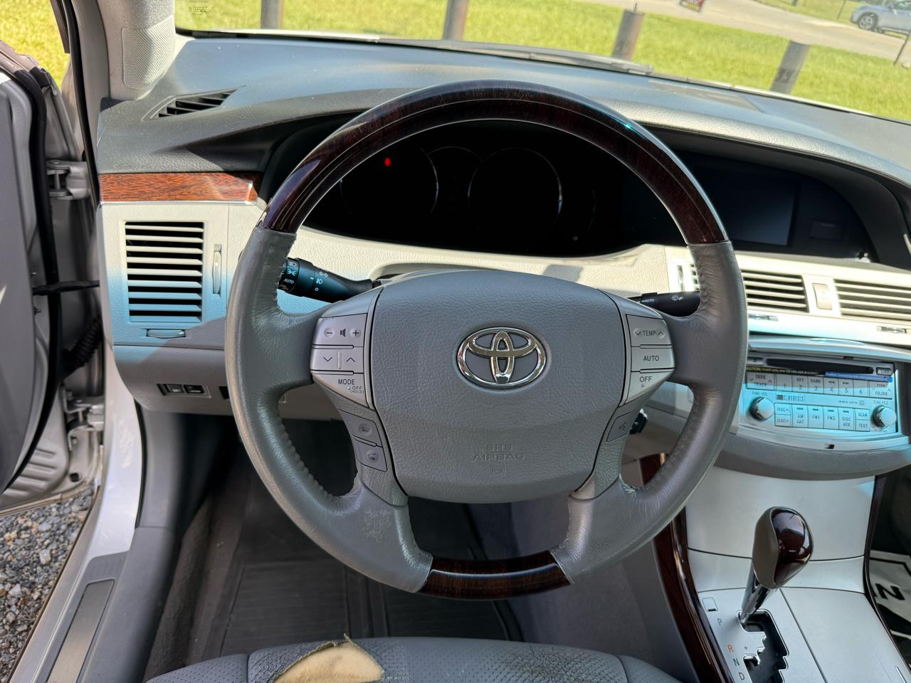 Toyota Avalon XL 2010