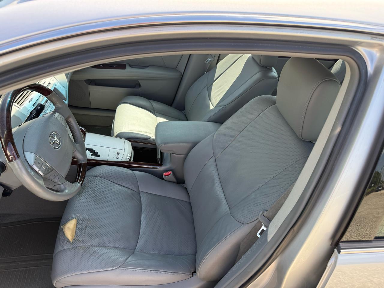Toyota Avalon XL 2010