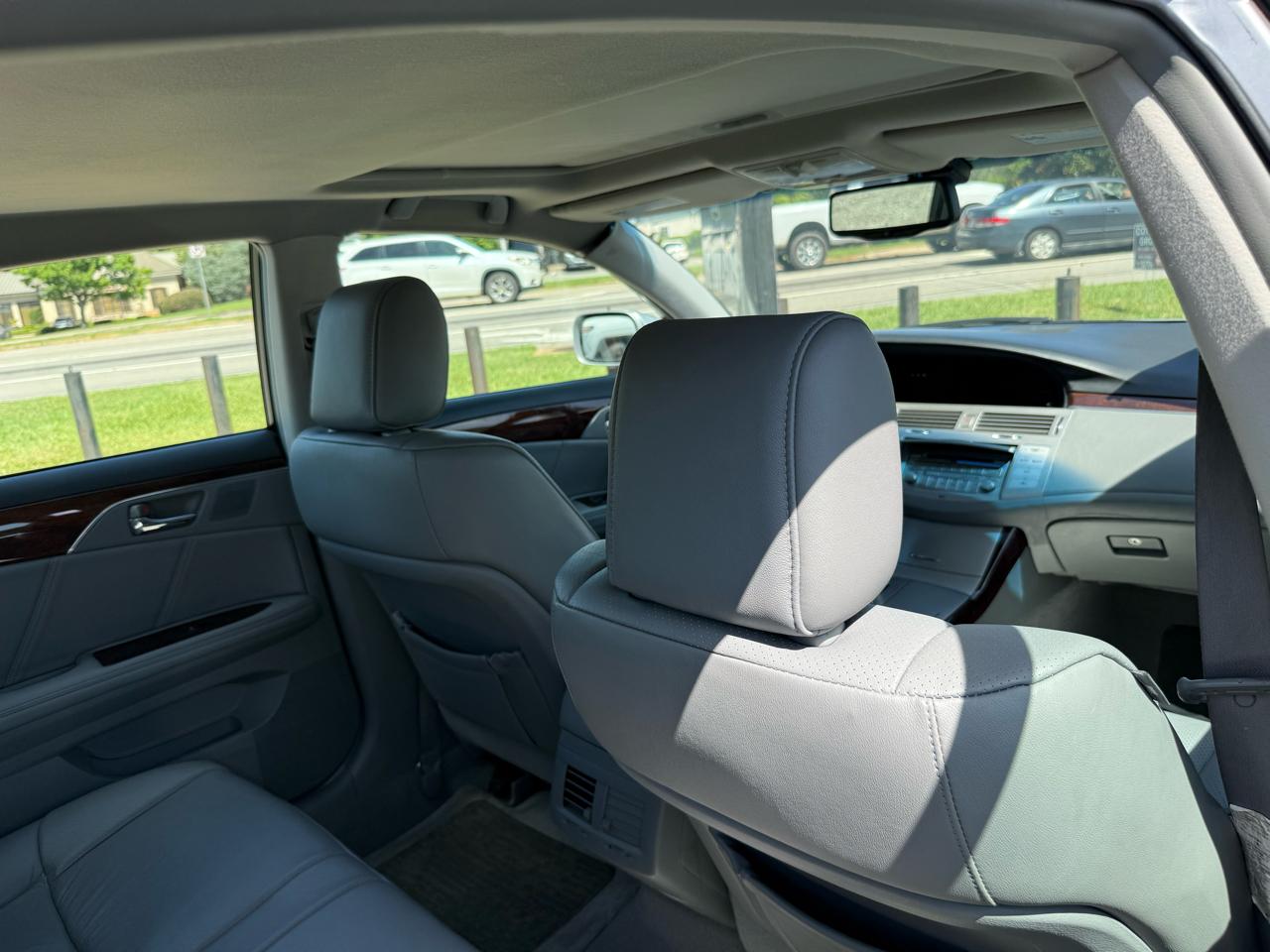 Toyota Avalon XL 2010