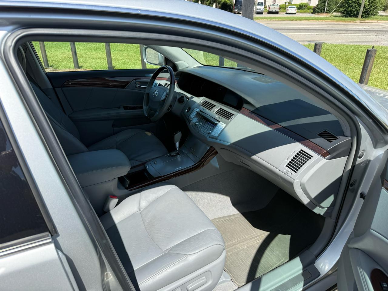 Toyota Avalon XL 2010