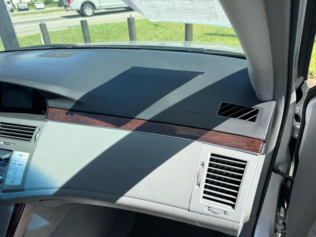 Toyota Avalon XL 2010