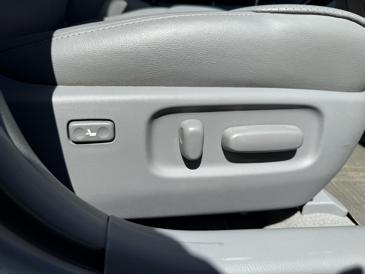 Toyota Avalon XL 2010