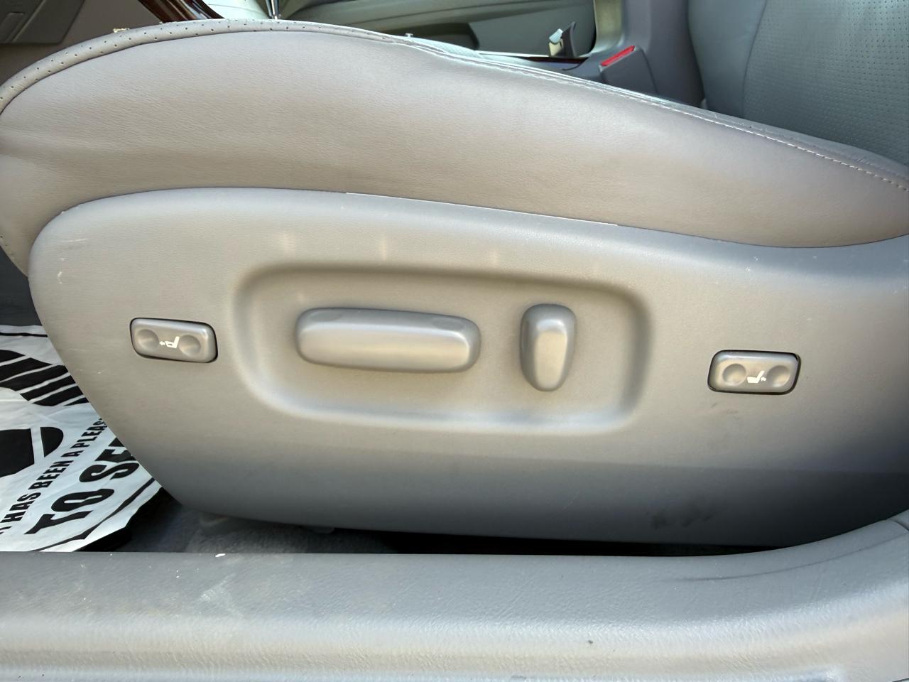 Toyota Avalon XL 2010