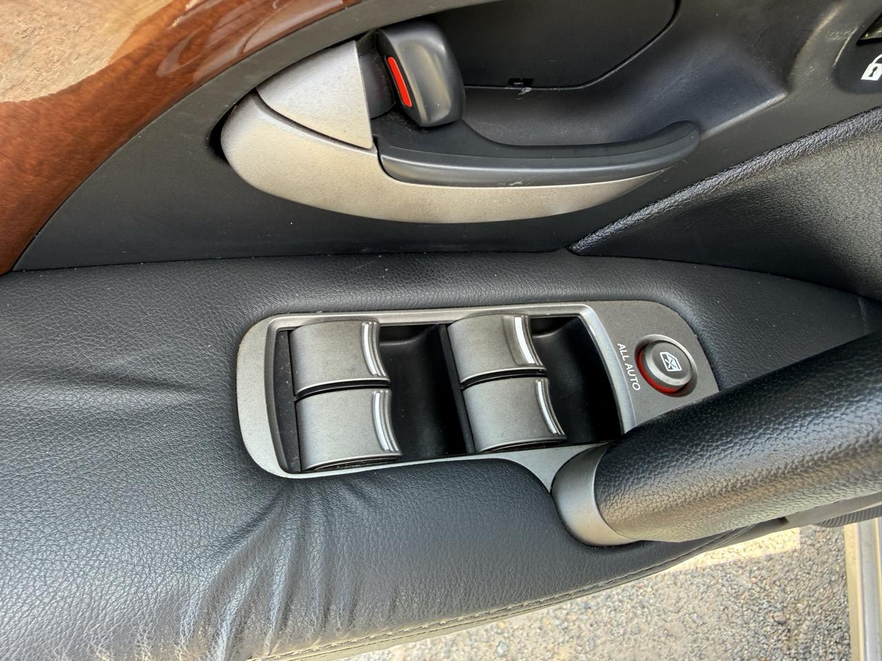Acura RL 3.5RL with Navigation System 2005
