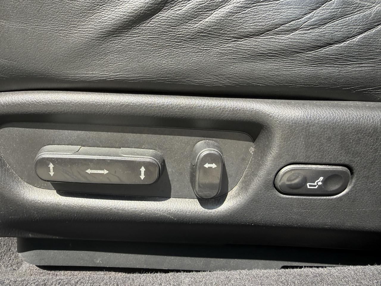 Acura RL 3.5RL with Navigation System 2005