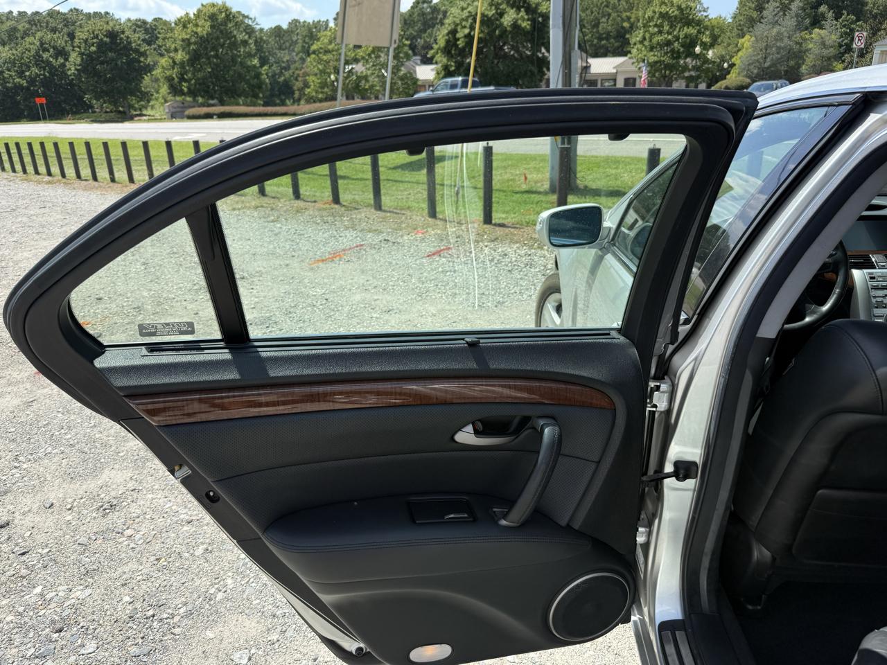 Acura RL 3.5RL with Navigation System 2005