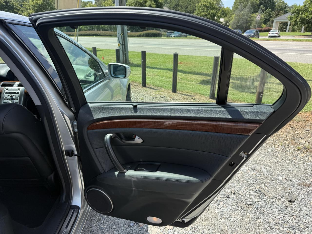 Acura RL 3.5RL with Navigation System 2005