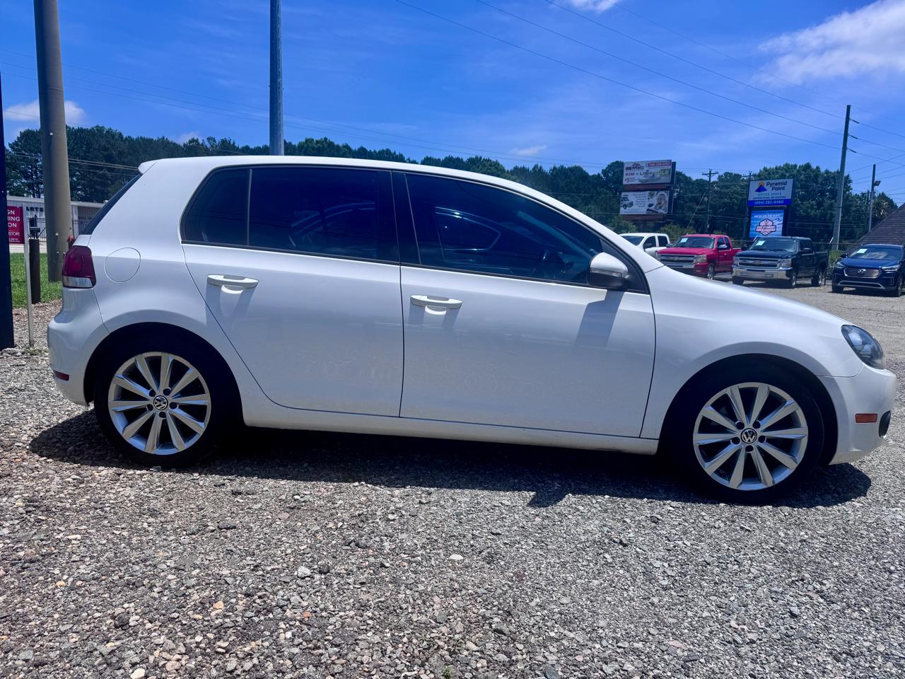 Volkswagen Golf 2.0L TDI w/Tech Package 4 Door 2013