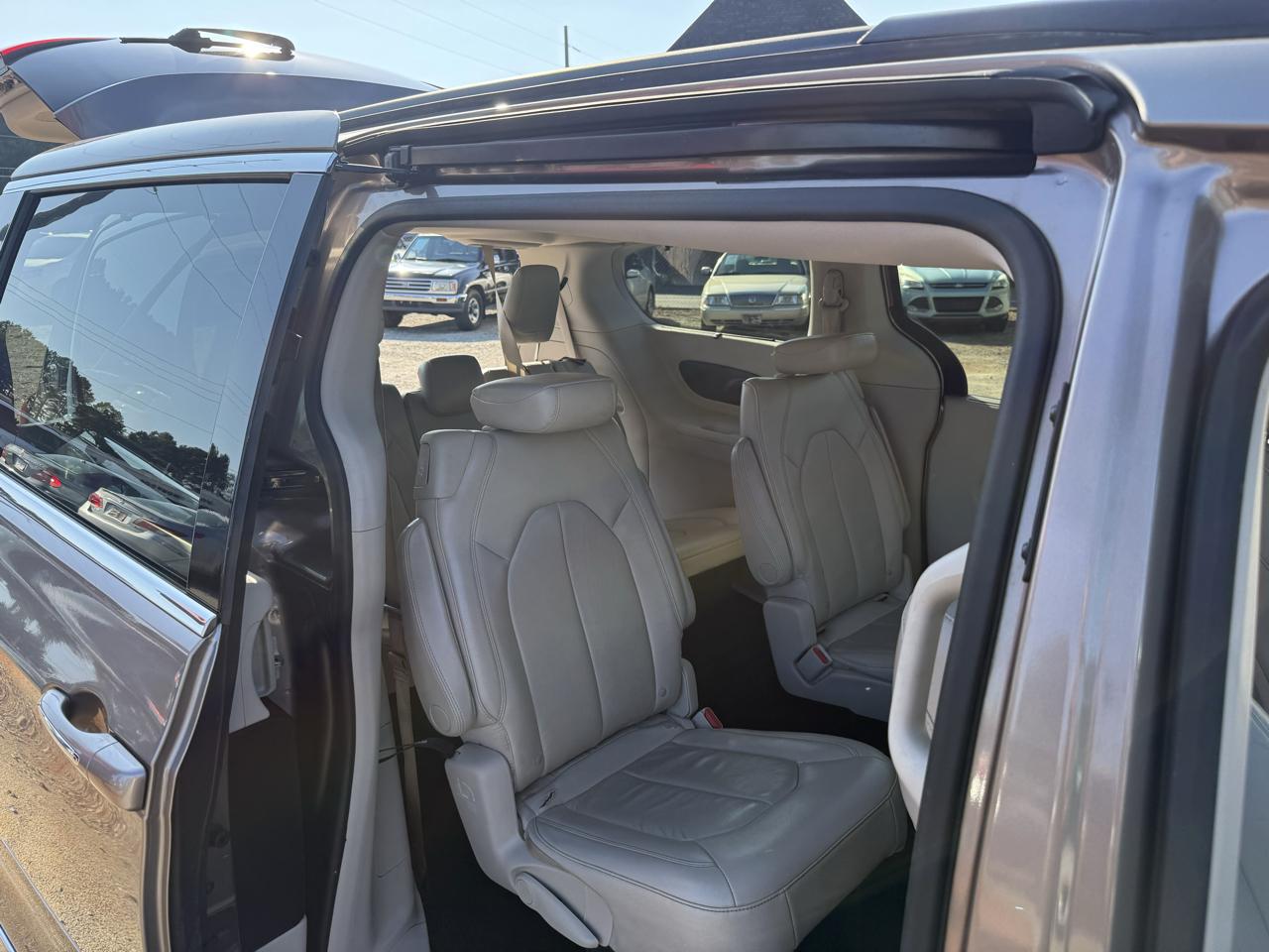 Chrysler Pacifica Touring-L 2017