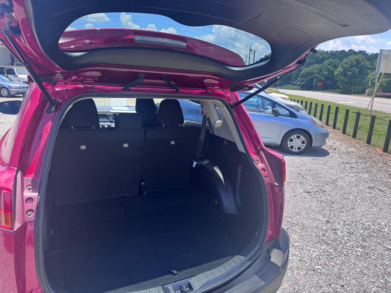 Toyota RAV4 LE FWD 2014