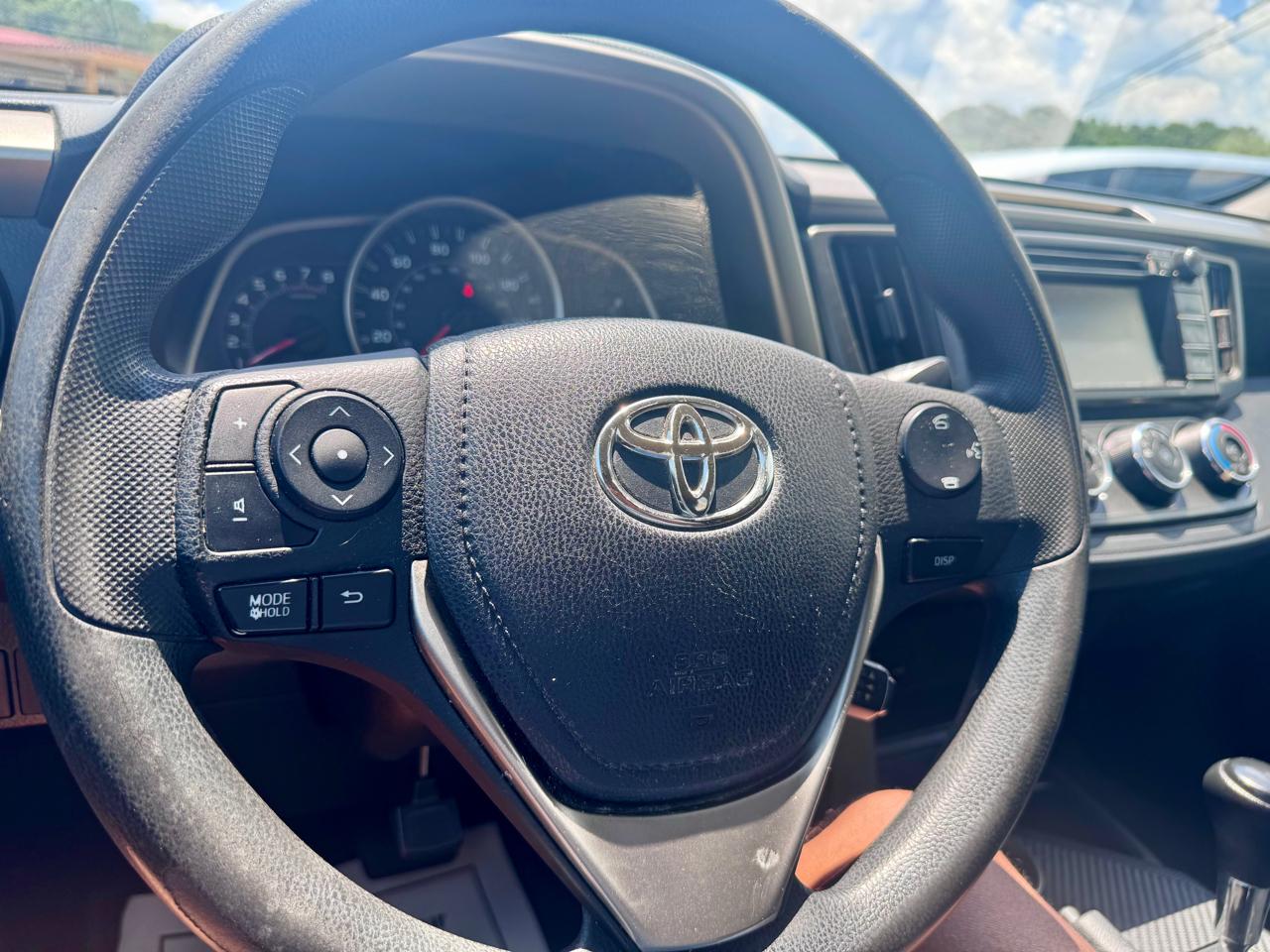 Toyota RAV4 LE FWD 2014