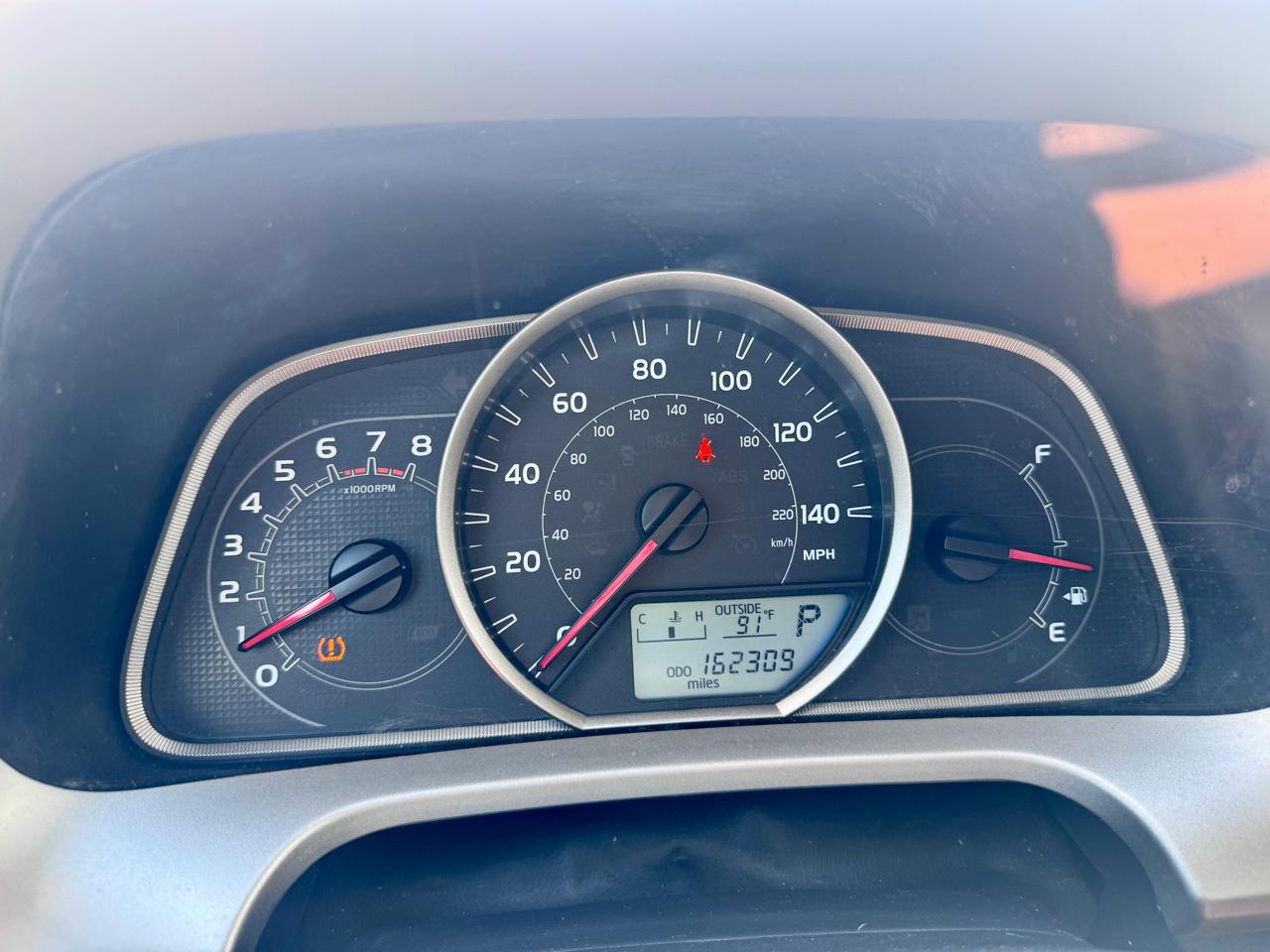 Toyota RAV4 LE FWD 2014