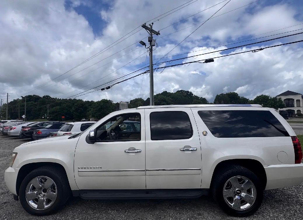 Chevrolet Suburban LTZ 1500 2WD 2010