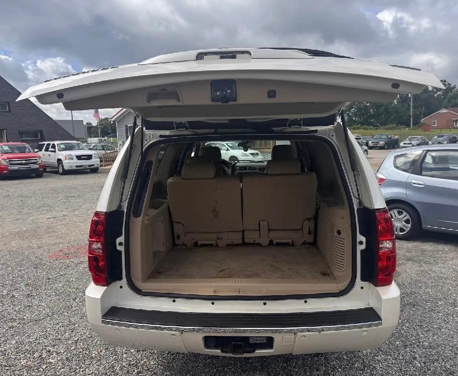 Chevrolet Suburban LTZ 1500 2WD 2010