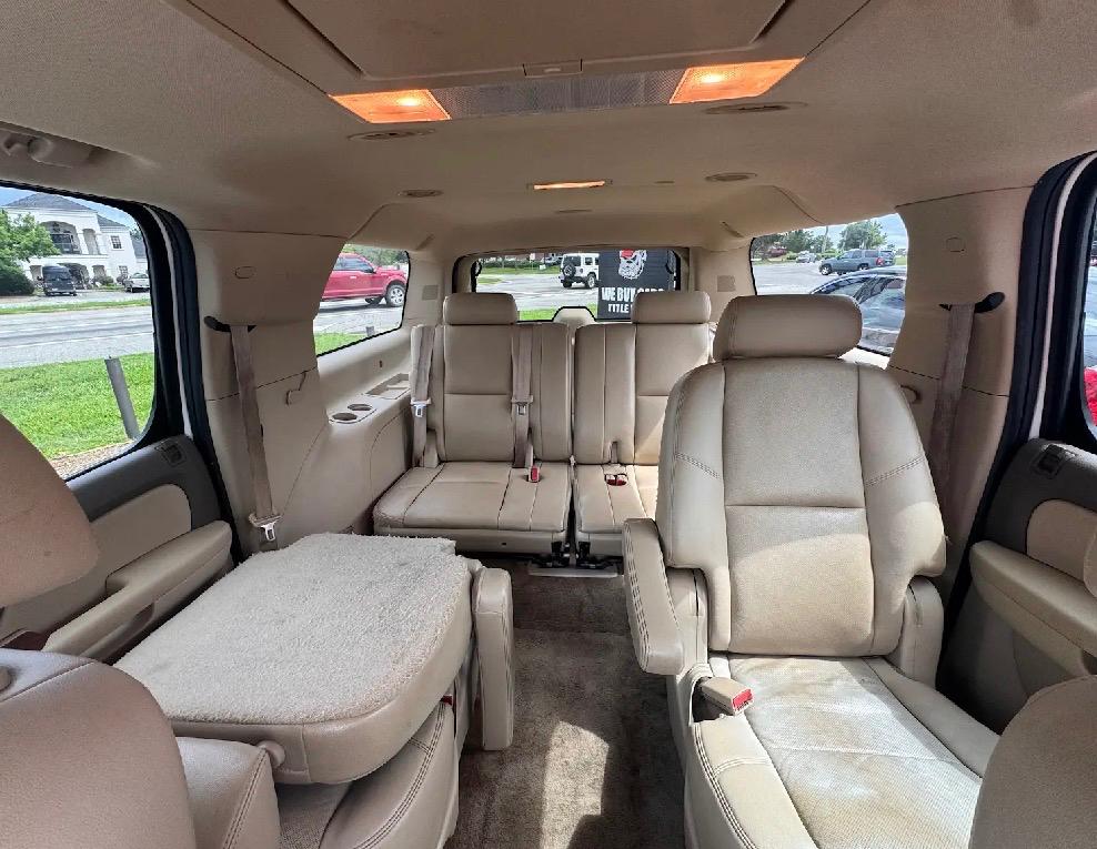 Chevrolet Suburban LTZ 1500 2WD 2010