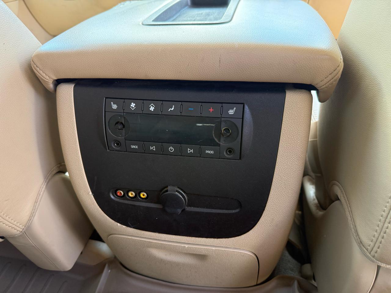 Chevrolet Suburban LTZ 1500 2WD 2010