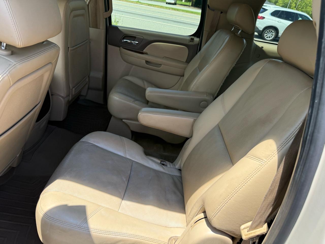 Chevrolet Suburban LTZ 1500 2WD 2010