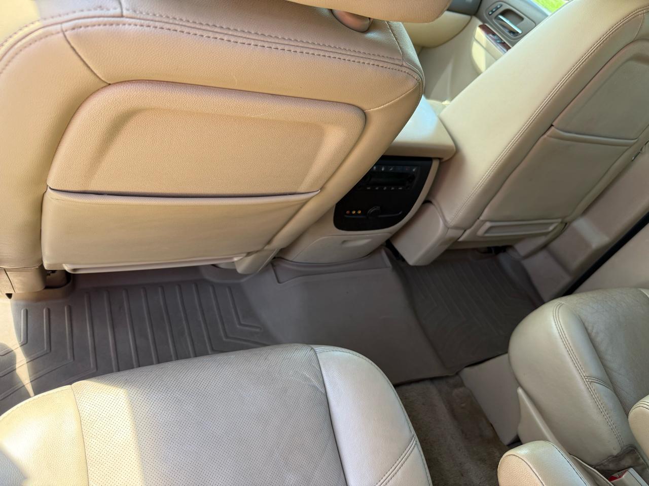 Chevrolet Suburban LTZ 1500 2WD 2010