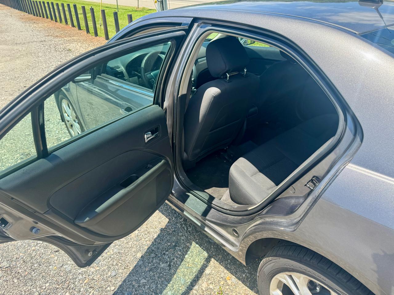 Ford Fusion SE 2012