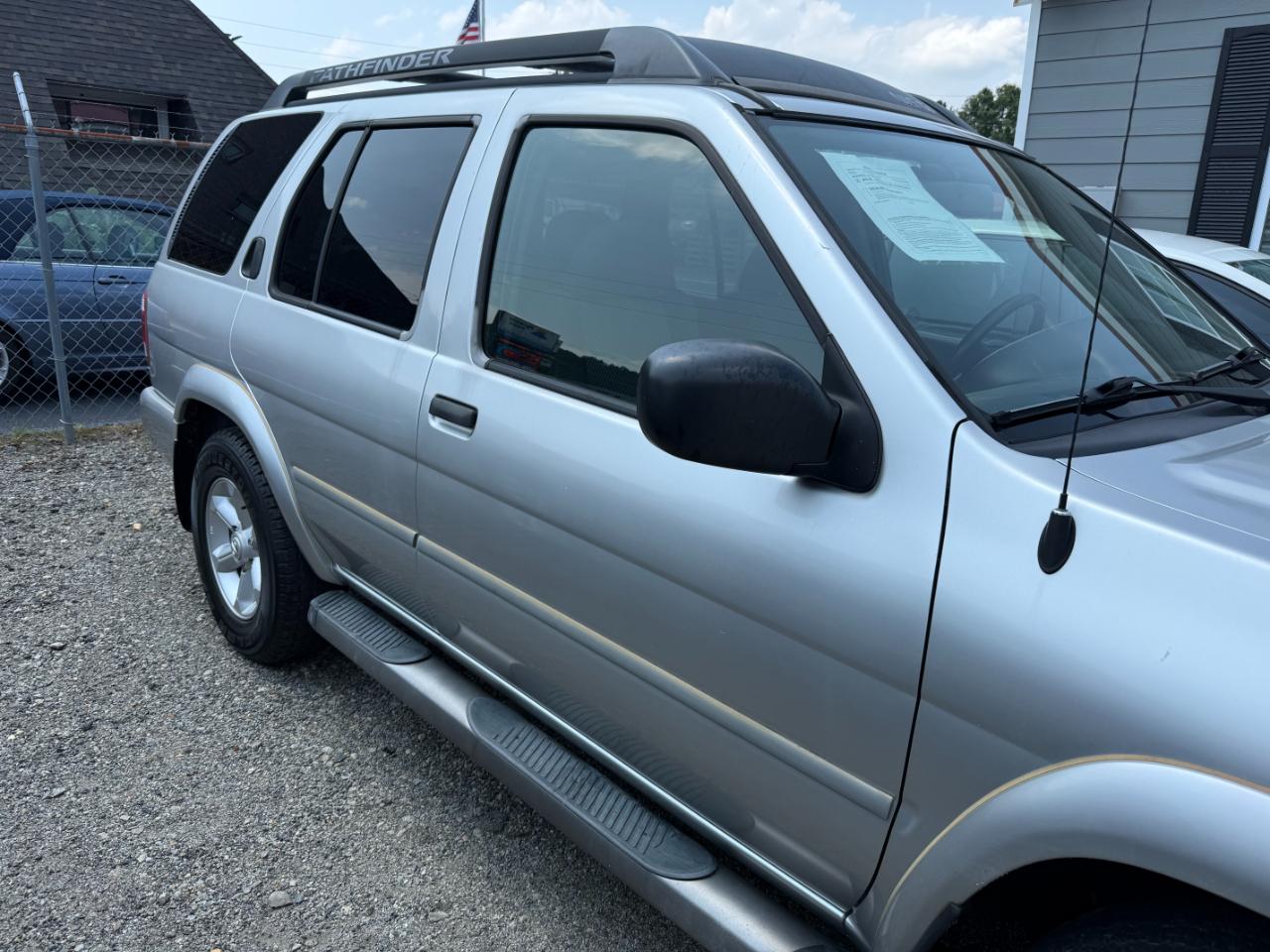 Nissan Pathfinder  2004