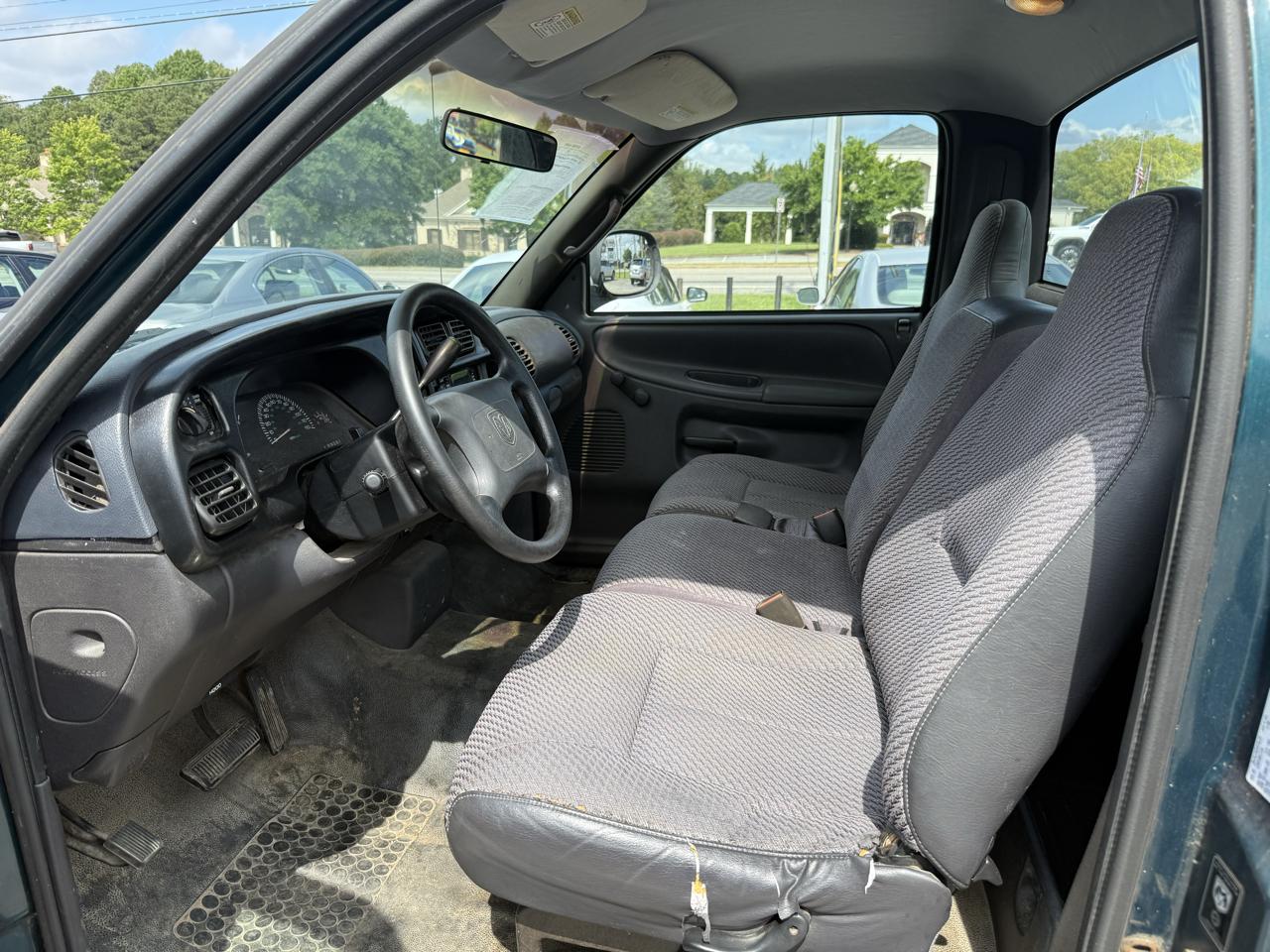 Dodge Ram 1500 Reg. Cab Short Bed 2WD 1999