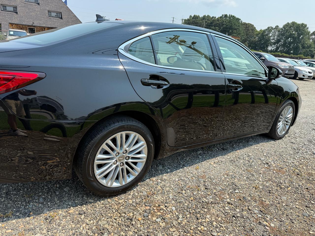 Lexus ES 350 4D Sedan 2013