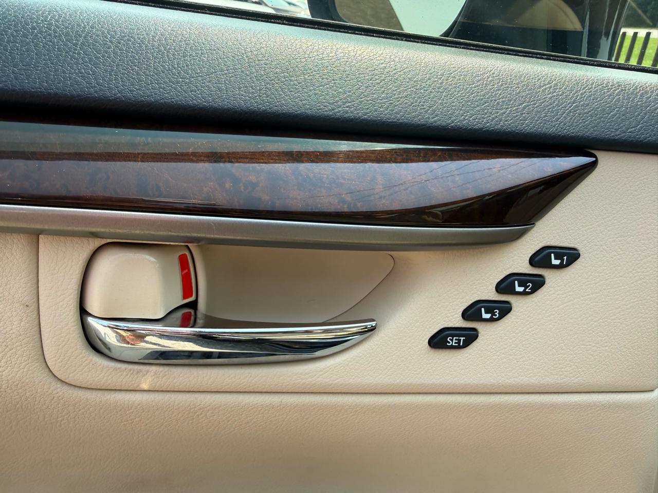 Lexus ES 350 4D Sedan 2013