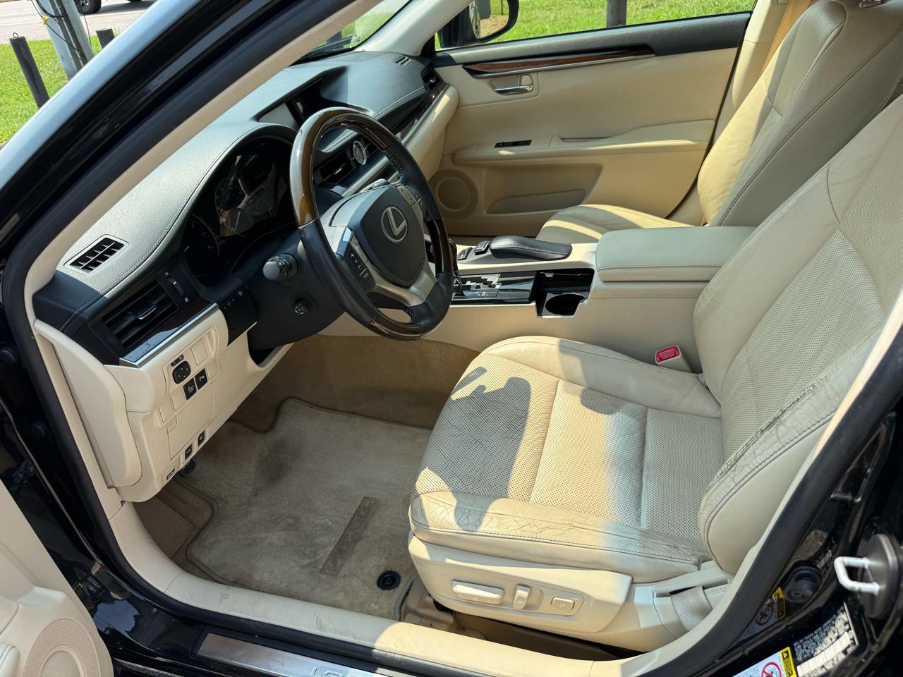 Lexus ES 350 4D Sedan 2013