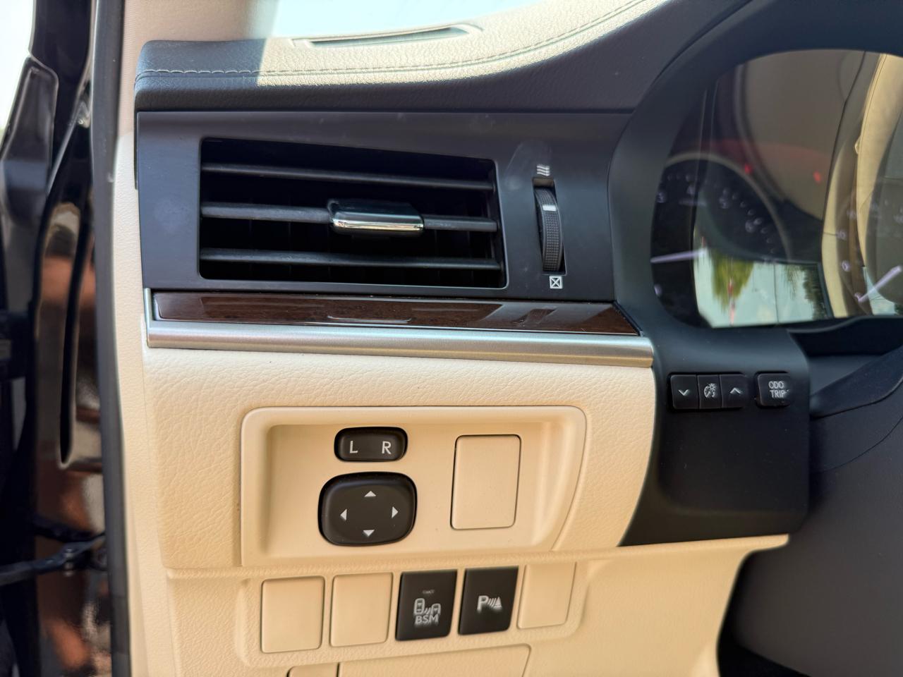 Lexus ES 350 4D Sedan 2013