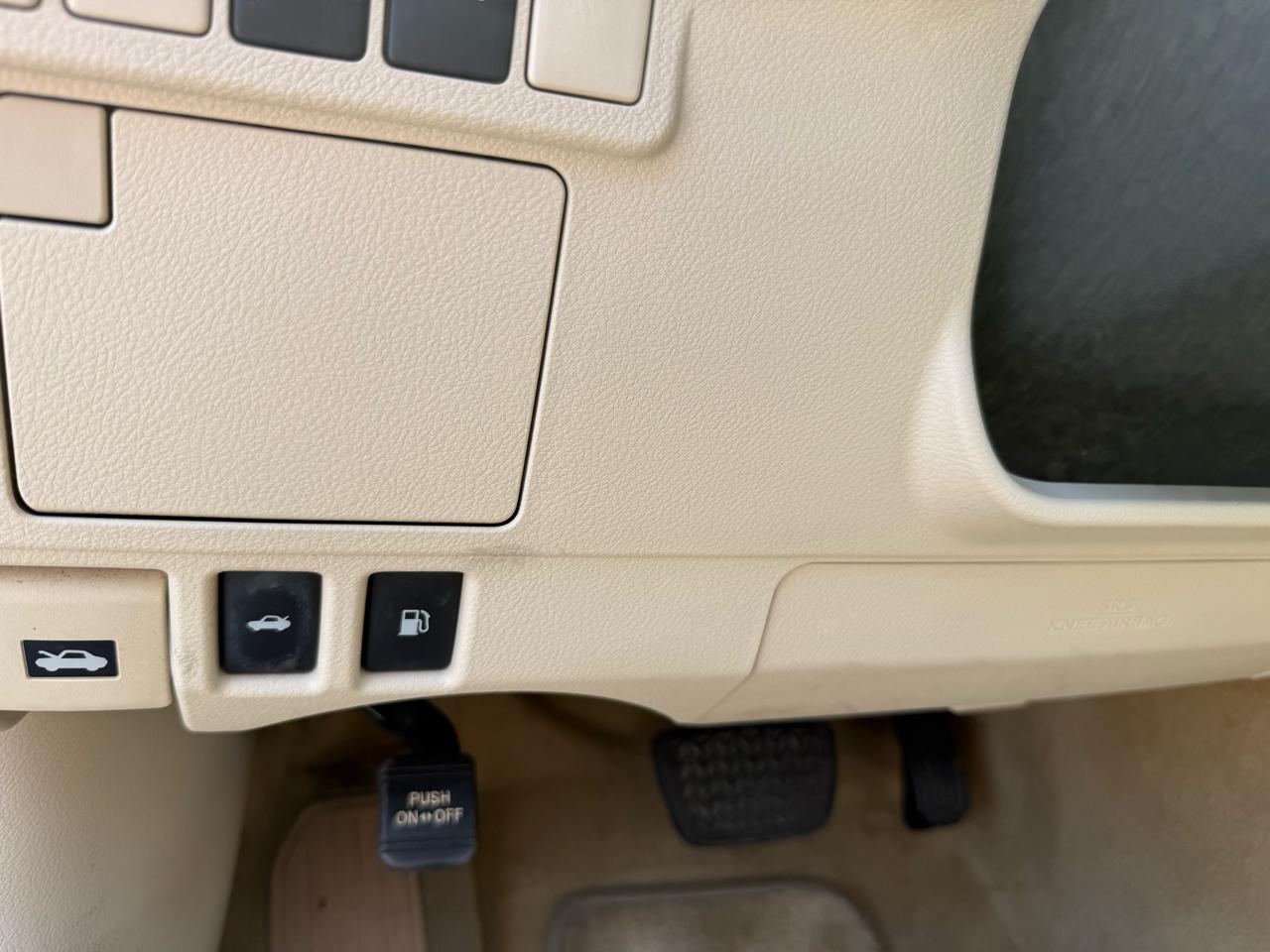 Lexus ES 350 4D Sedan 2013