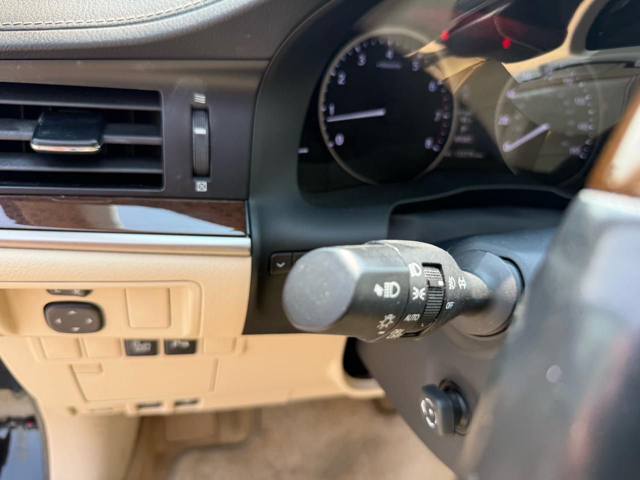 Lexus ES 350 4D Sedan 2013