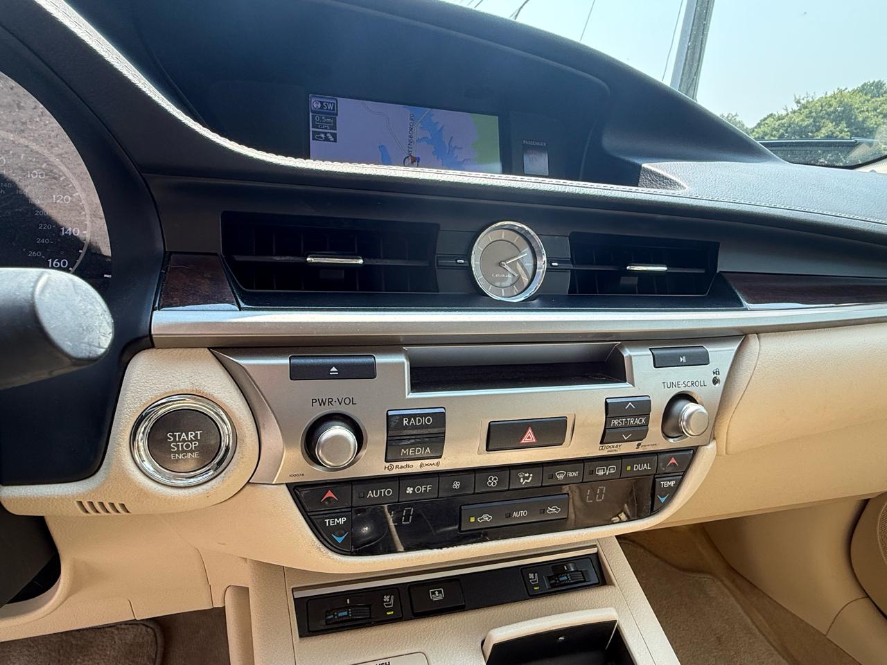 Lexus ES 350 4D Sedan 2013