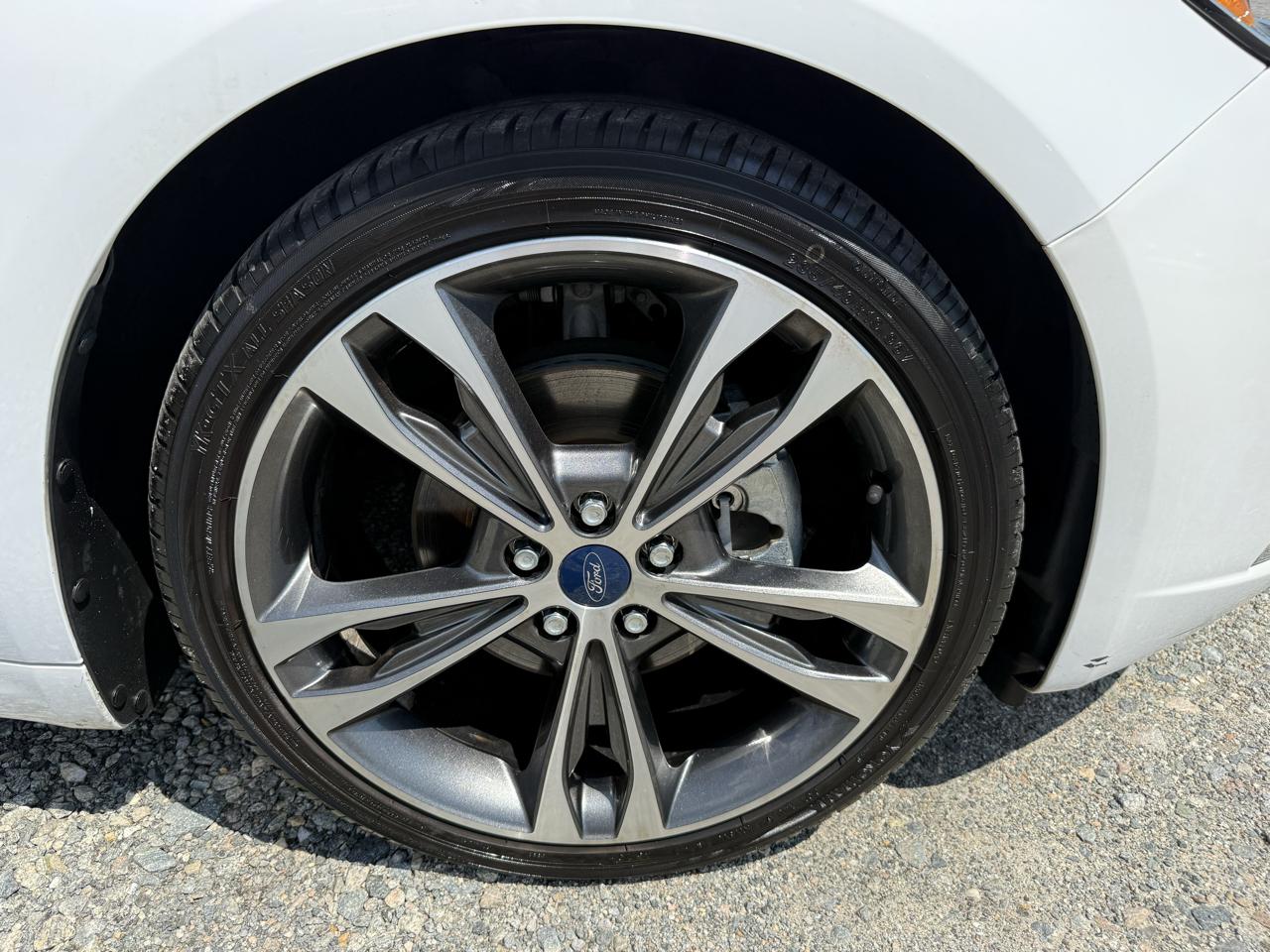 Ford Fusion Titanium 2020