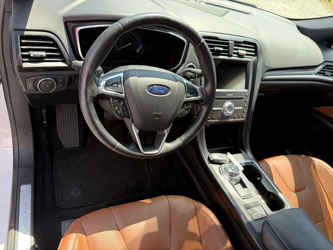 Ford Fusion Titanium 2020