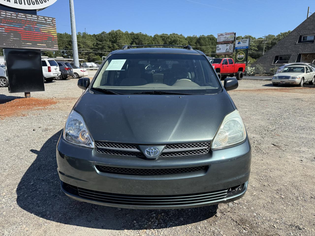 Toyota Sienna LE - 7 Passenger Seating 2005