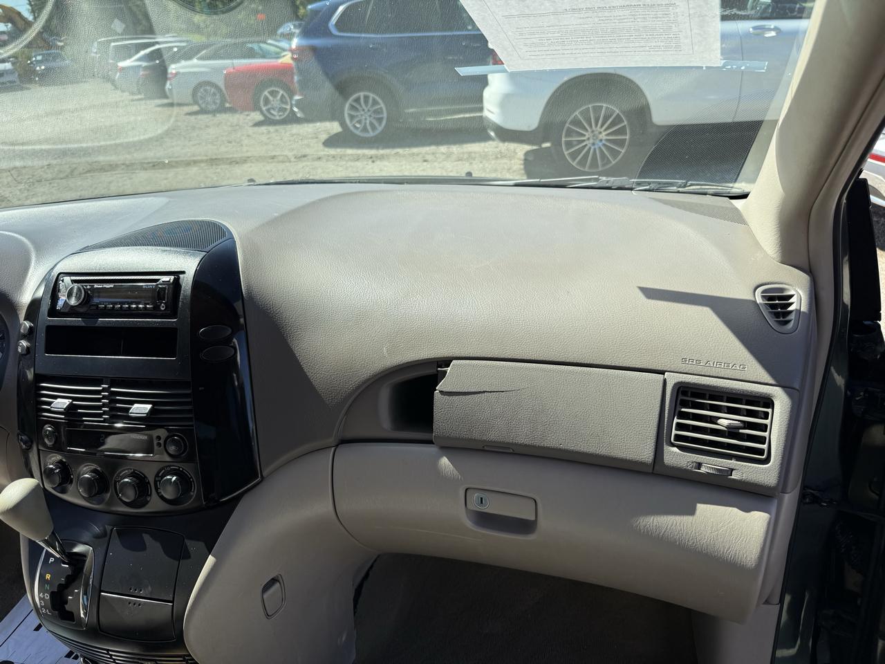 Toyota Sienna LE - 7 Passenger Seating 2005