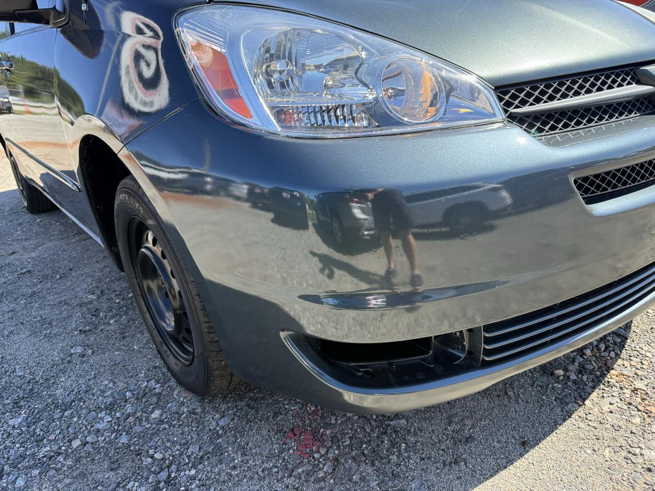 Toyota Sienna LE - 7 Passenger Seating 2005