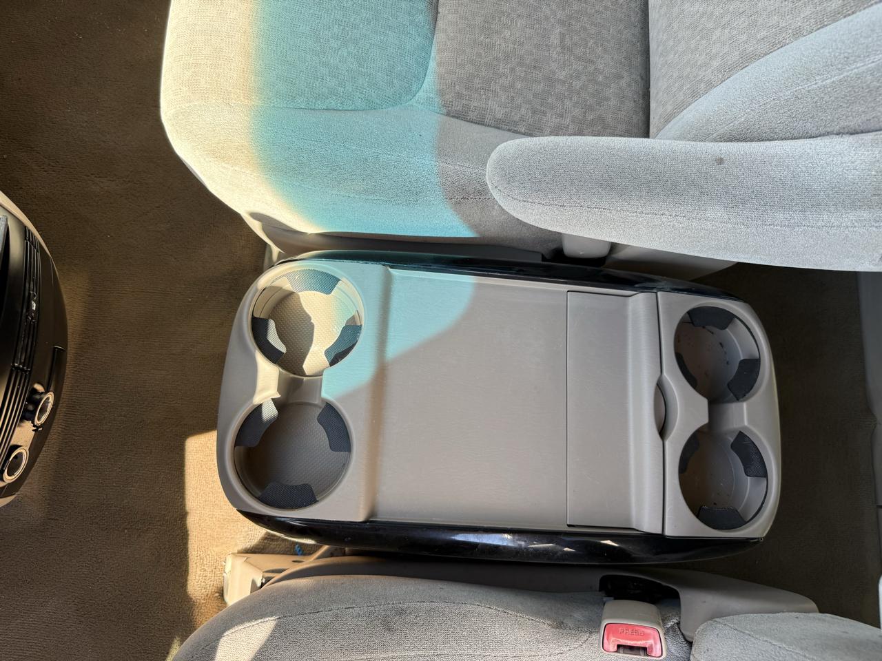 Toyota Sienna LE - 7 Passenger Seating 2005