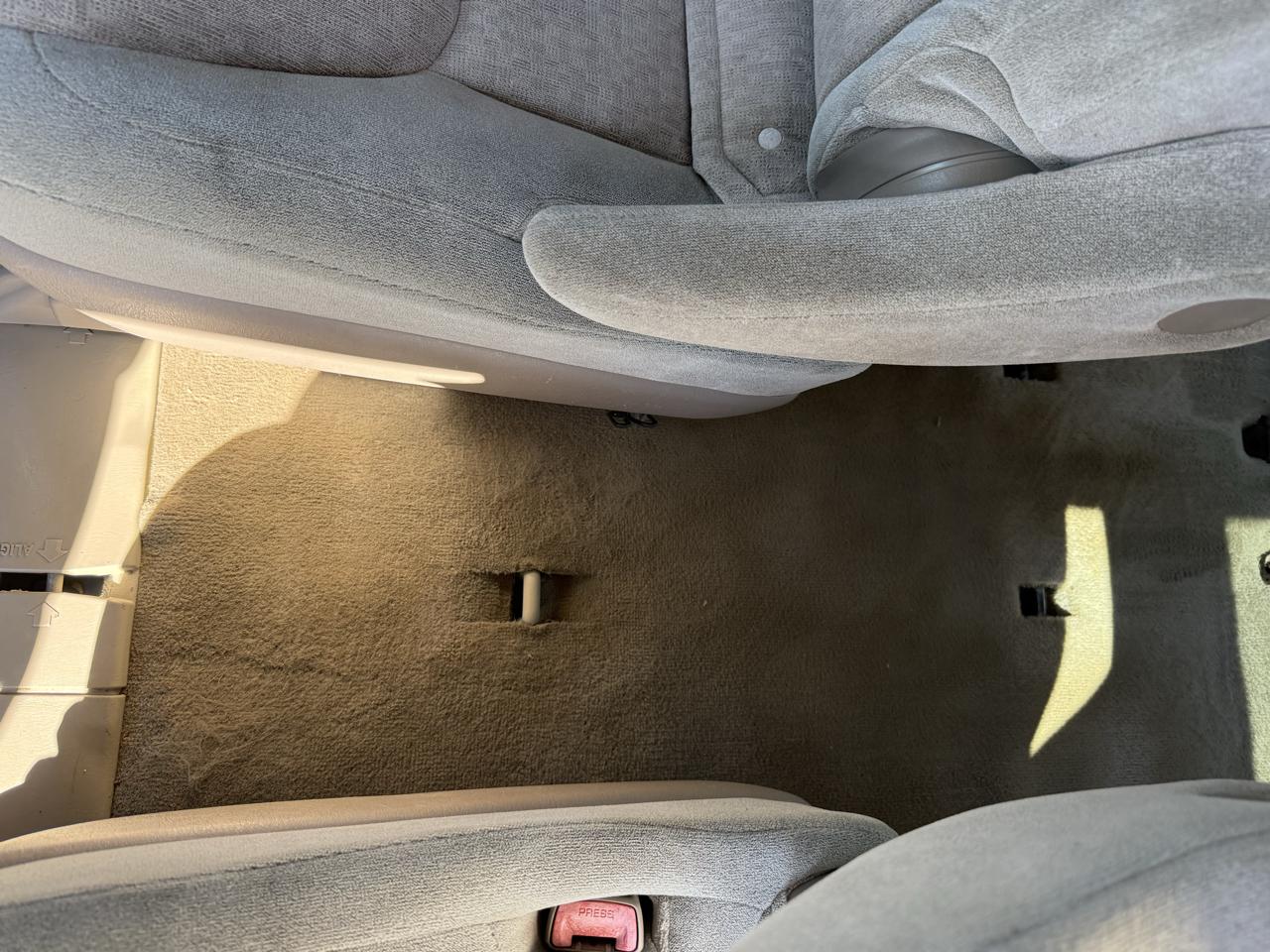 Toyota Sienna LE - 7 Passenger Seating 2005