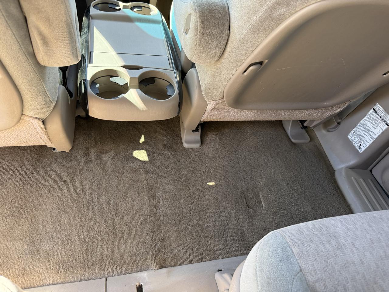 Toyota Sienna LE - 7 Passenger Seating 2005