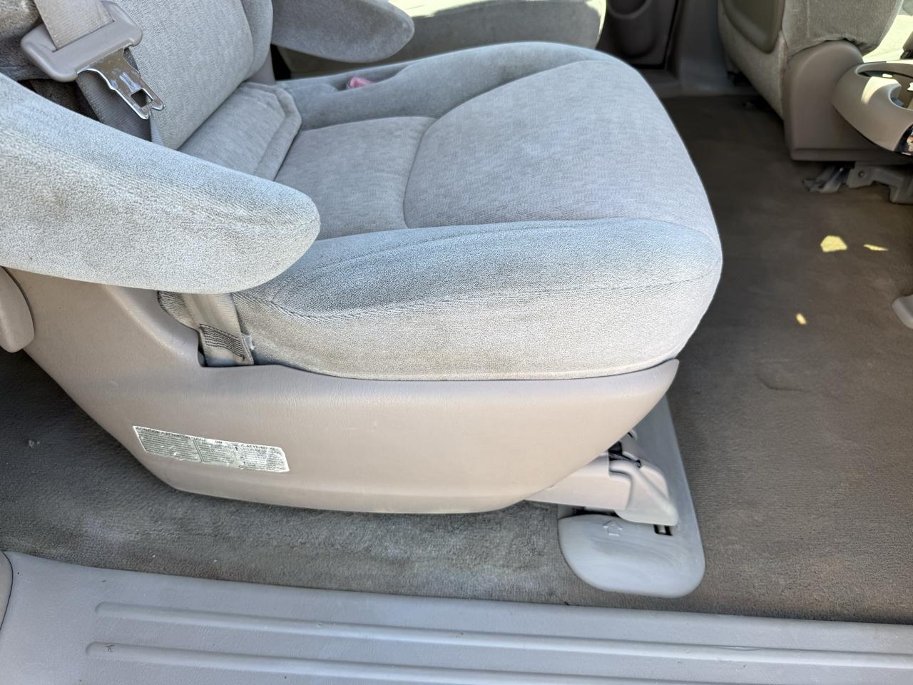 Toyota Sienna LE - 7 Passenger Seating 2005