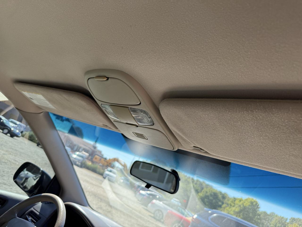 Toyota Sienna LE - 7 Passenger Seating 2005