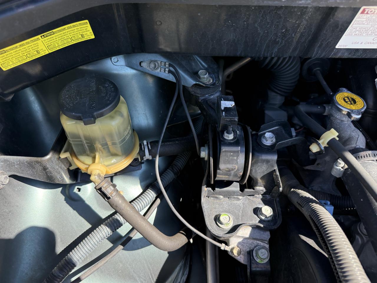 Toyota Sienna LE - 7 Passenger Seating 2005